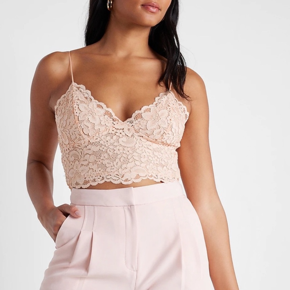 Express Lace V-Neck Top in Light Pink